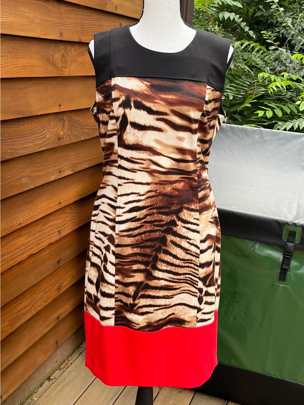 12A: Calvin Klein Sleeveless Animal Print Shift Dress w/ BLK & Tangerine Trim